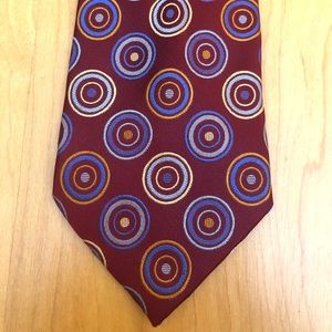 Geometric Tie from Crazy Horse